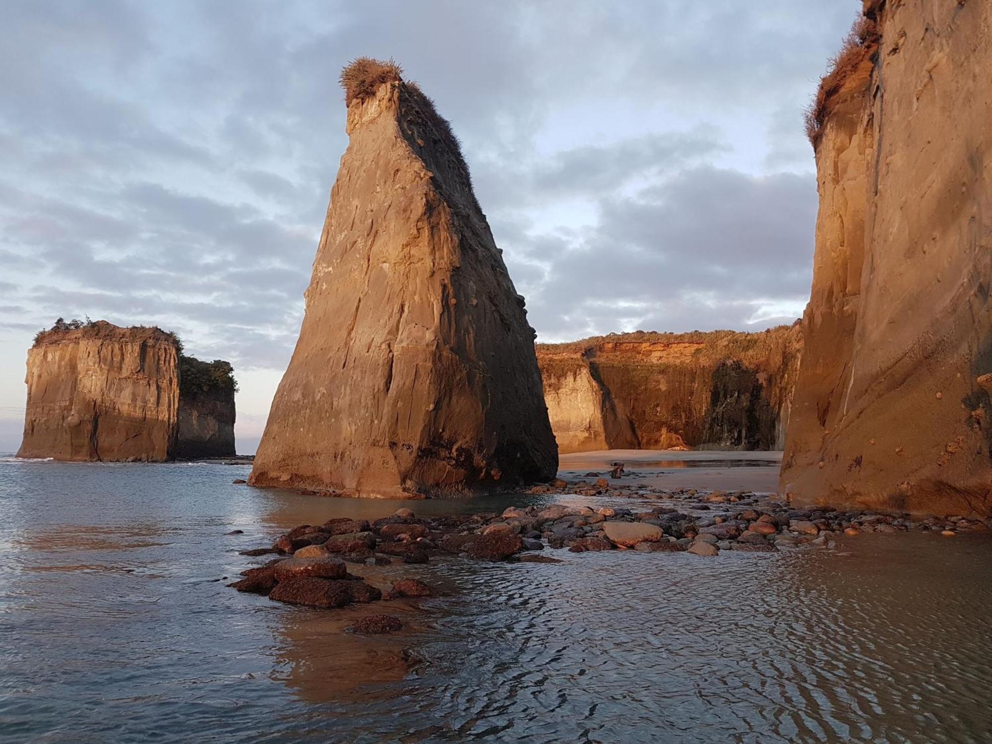 The Hole In The Rock Yurt Hotel Cape Foulwind Exterior photo